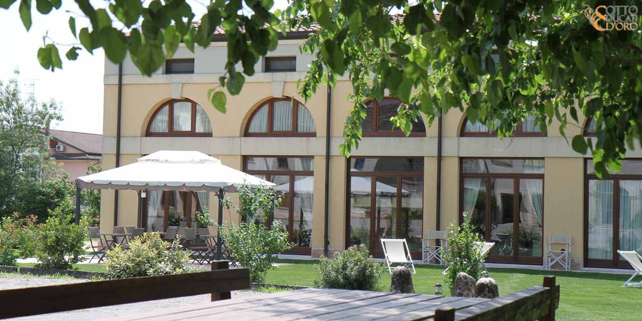 Overnight accommodation in Verona for business trips a country b&b with garden