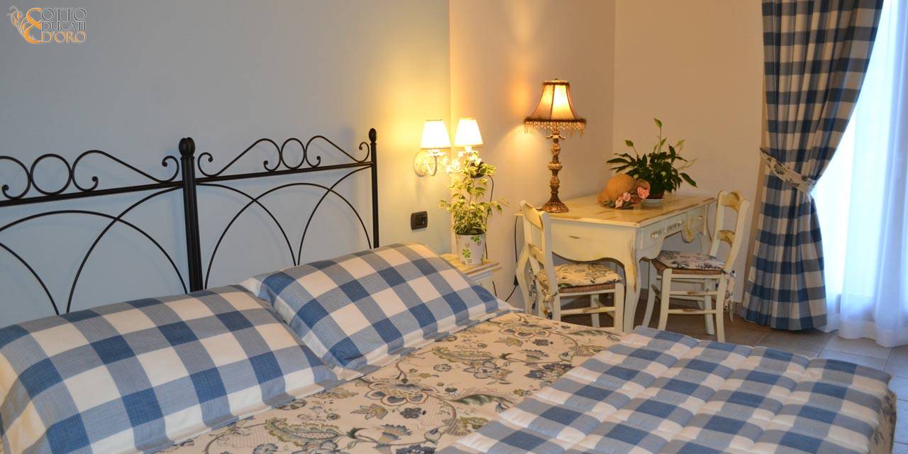 COuntry hotel b&b in Verona and surroundings with room featuring a desk and internet connection included