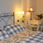 COuntry hotel b&b in Verona and surroundings with room featuring a desk and internet connection included